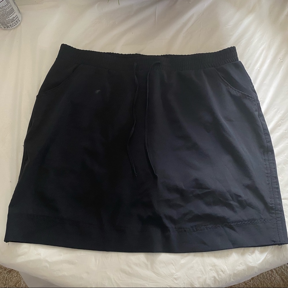 Black Lee active performance skirt
